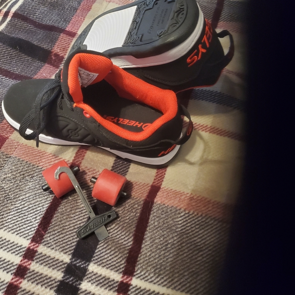 Heelys boy shoes